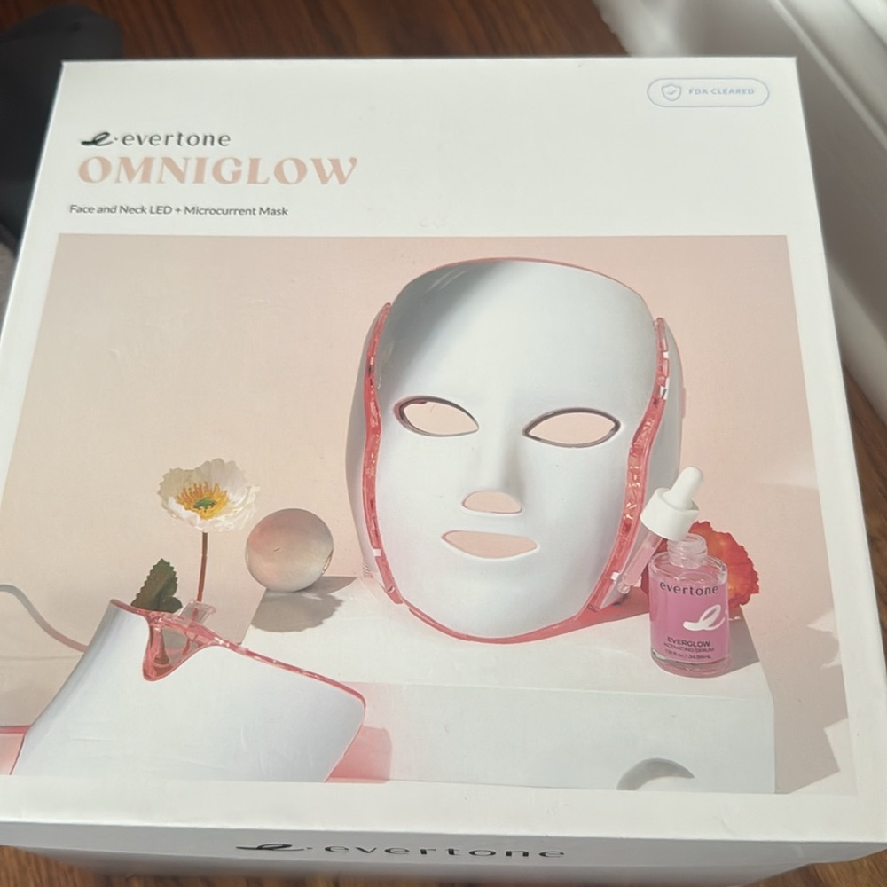 Evertone Omniglow Face & Neck LED
Microccurrent Mask